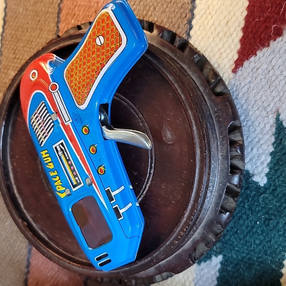 Vintage Tin Litho Metal FRICTION SPACE GUN Korea MTU Shudo Japan Blue Red sciFi - Picture 1 of 5